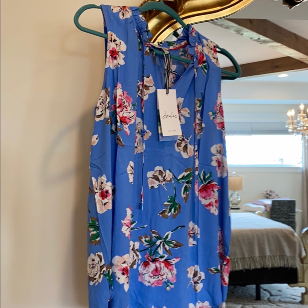Blue floral top